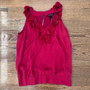 Red White House Black Market sleeveless blouse (size: XS)